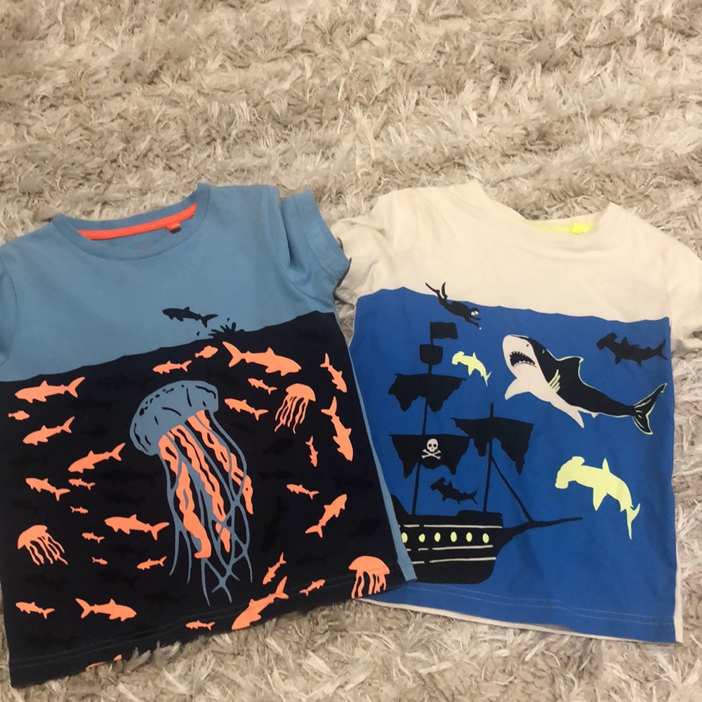 mini boden kids 4-5 years two t-shirts  110 cm